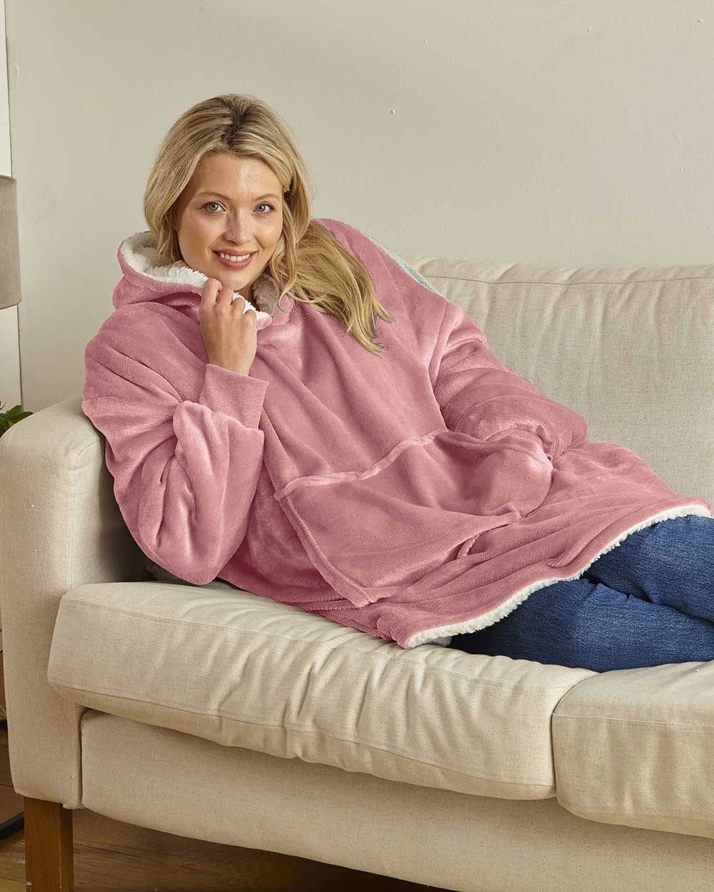 eskimo heated hoodie fleece and sherpa lined, cosy comfy warm snuggle. lifestyle image