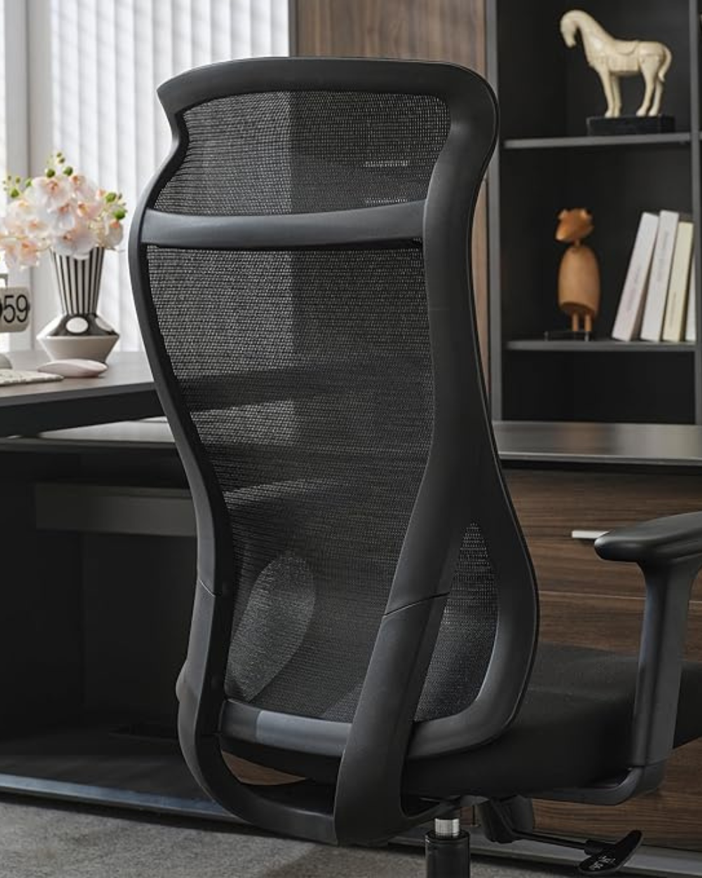 Qulomvs Mesh Ergonomic Office Chair Black