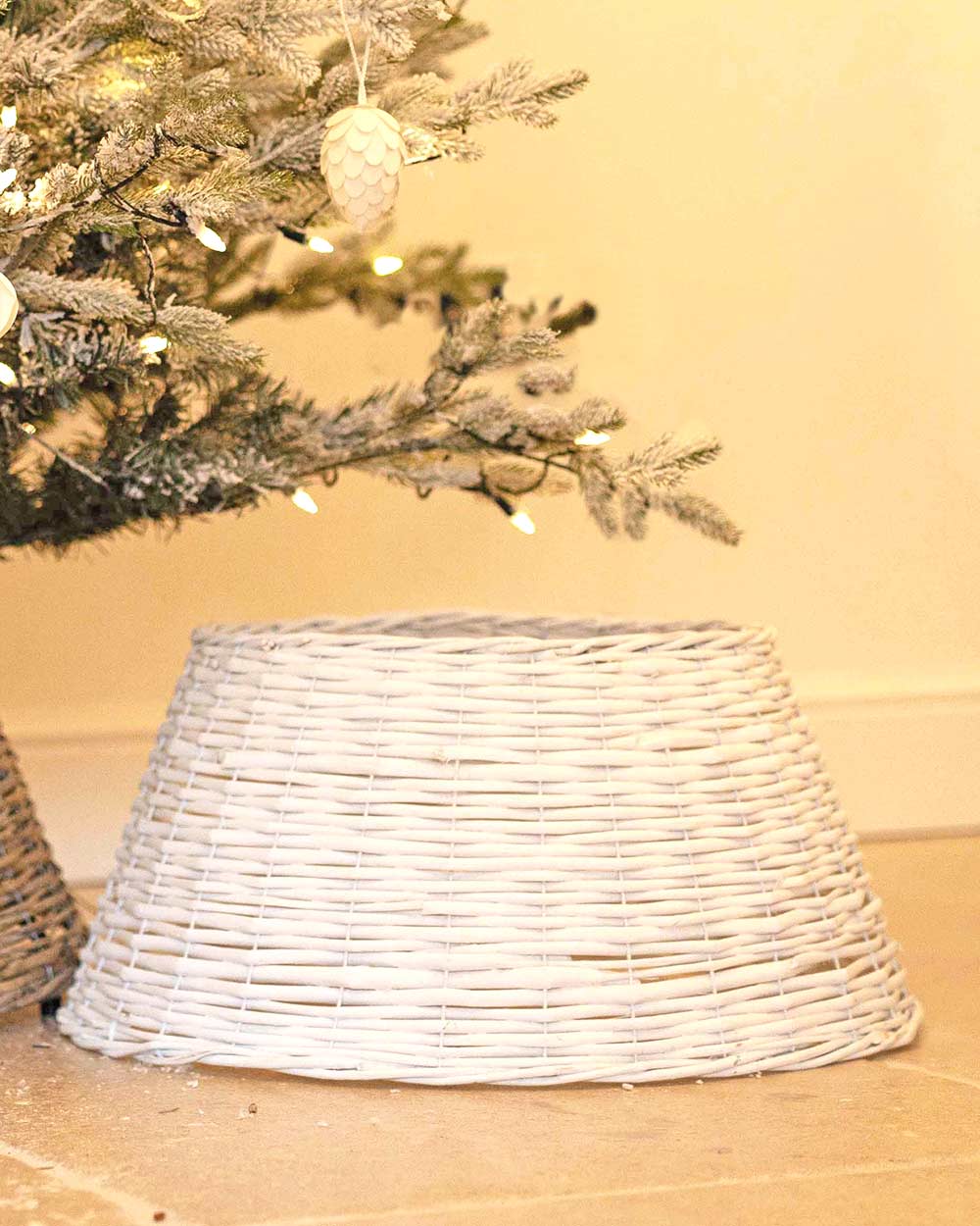 Wicker Christmas Tree Skirt, White